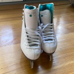 Girls ice skates